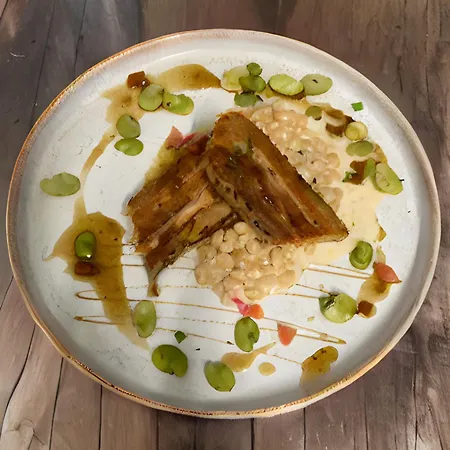 Les Treize Assiettes - & Restaurant Hotell 3*