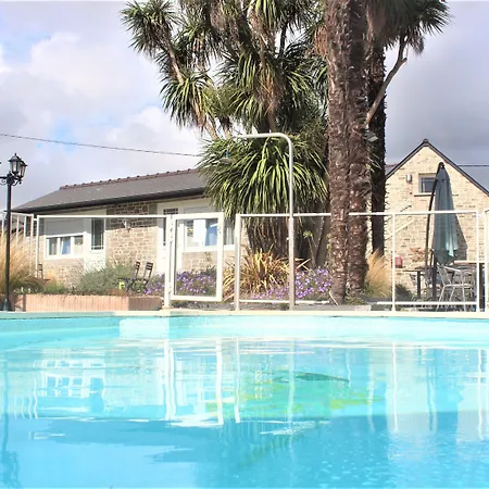 Hotell Les Treize Assiettes - & Restaurant