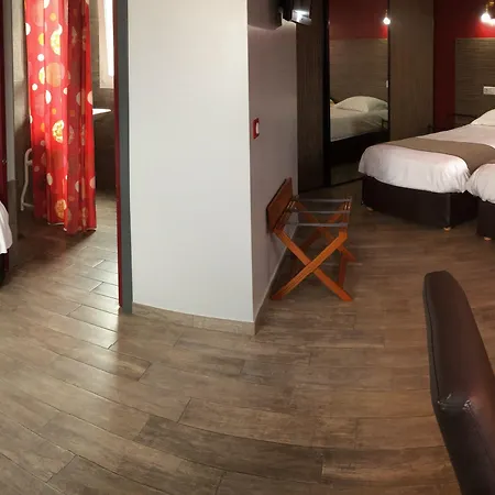 Les Treize Assiettes - & Restaurant Hotell