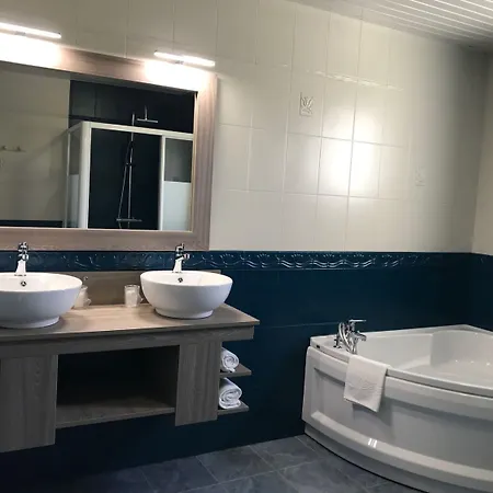 Les Treize Assiettes - Baie Du Mont-saint-michel 3*