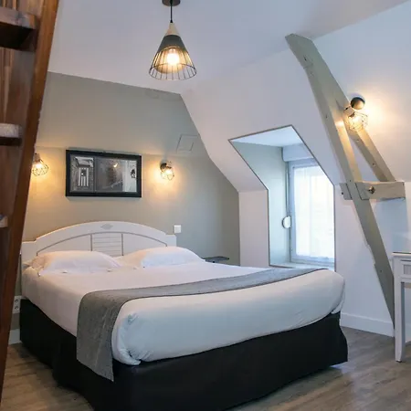 Hotell Les Treize Assiettes - & Restaurant Le Val-Saint-Père