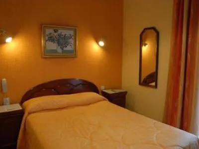 Hotell Les Treize Assiettes - & Restaurant