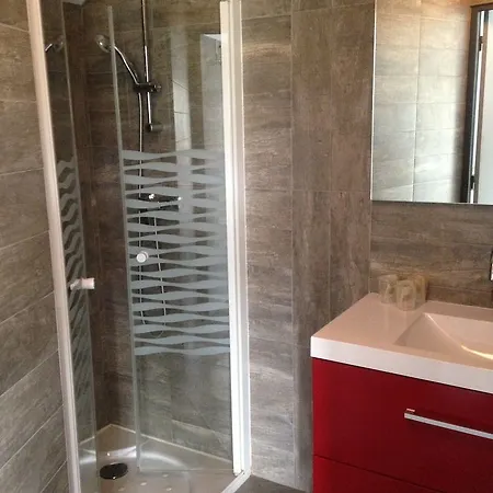 Les Treize Assiettes - & Restaurant Hotell 3*