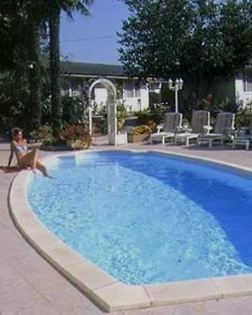Hotel Les 13 Assiettes Le Val-Saint-Père