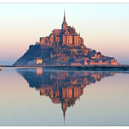 Les Treize Assiettes - Baie Du Mont-saint-michel Hotel 3*