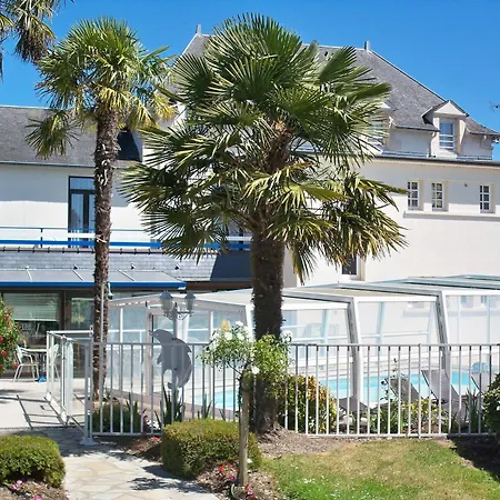 Hotell Les Treize Assiettes - & Restaurant Le Val-Saint-Père