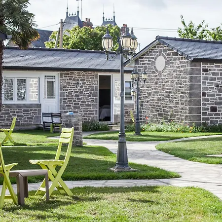 Hotell Les Treize Assiettes - & Restaurant