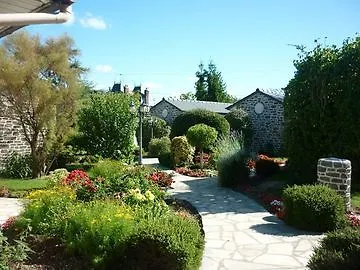 Les Treize Assiettes - & Restaurant Le Val-Saint-Père