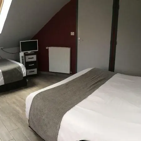 Les Treize Assiettes - & Restaurant Hotell Le Val-Saint-Père