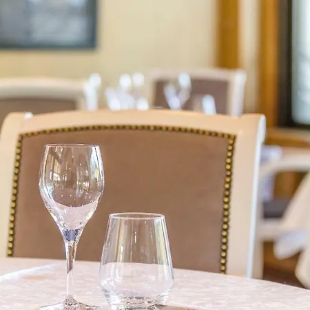 Restaurant Les 13 Assiettes Le Val-Saint-Père