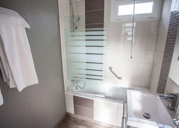 Les Treize Assiettes - Baie Du Mont-saint-michel Hotel 3*