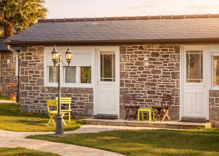 Les Treize Assiettes - Baie Du Mont-saint-michel Hotel 3*